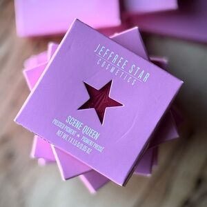 ⭐️ Scene Queen - Jeffree Star Artistry Singles ⭐️